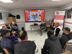 EpG_BEEWEAAplp8.jpg_large