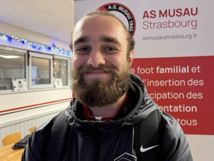 EpG_BEEWEAAplp8.jpg_large