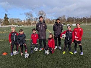 EpG_BEEWEAAplp8.jpg_large